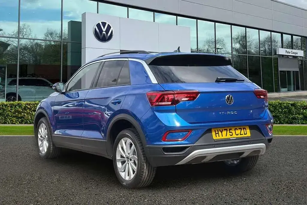 Used VW T-Roc Match 150 HP (110 kW) 2025 Blue SUV
