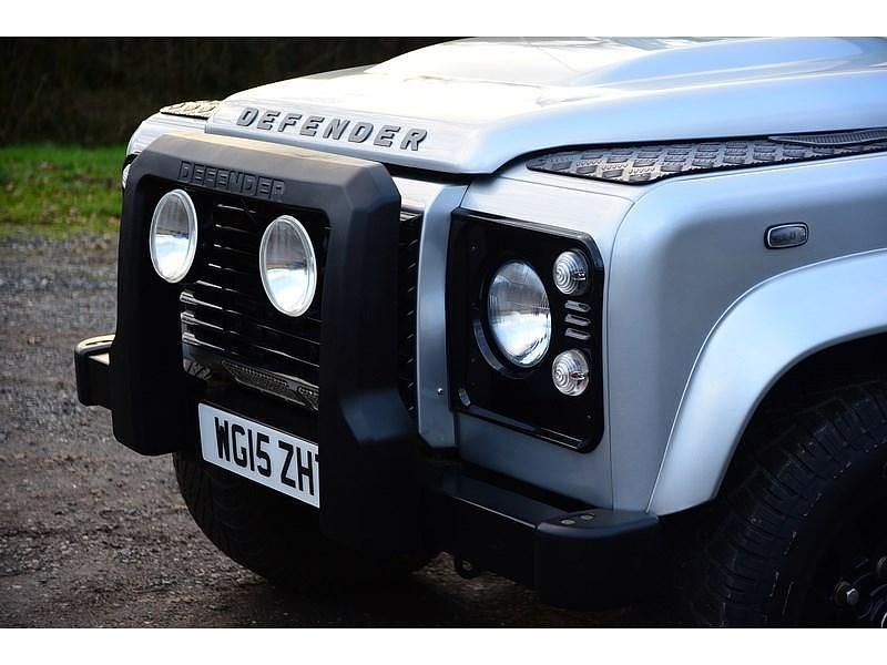 Używany Land Rover Defender 2015 Srebrny Kombi