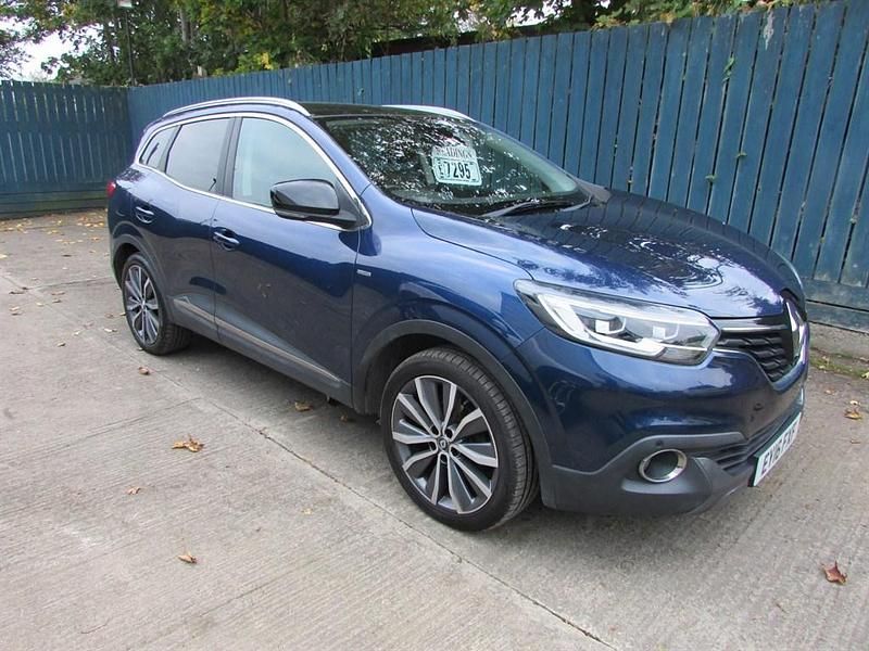 Blue Used 2016 Renault Kadjar Signature SUV | £7,395 (A bit pricey) - Image 1/4