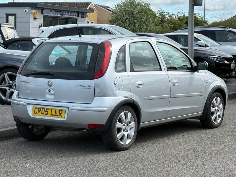 Image 3/4