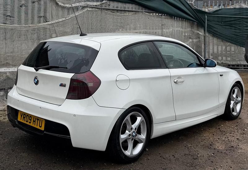 Used BMW 118 M Sport 143 HP (105 kW) 2009 White Hatchback
