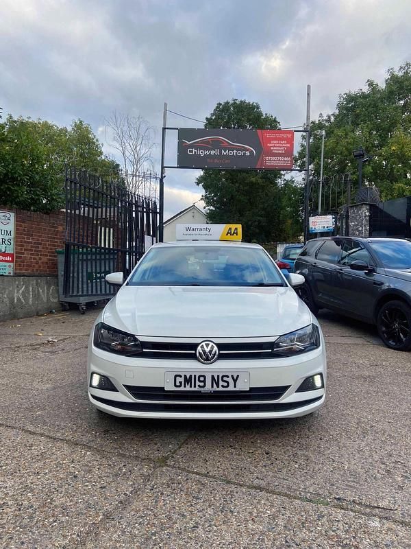 White Used 2019 VW Polo SE Hatchback | £8,999 (Fair price) - Image 1/4