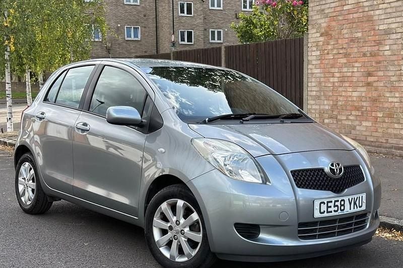 Silver Used 2008 Toyota Yaris Hatchback | £2,650 (Fair price) - Image 1/1