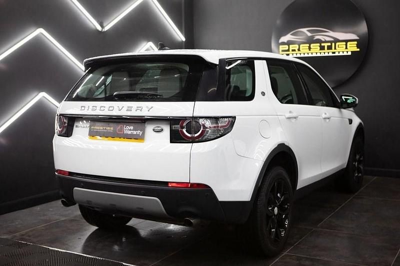 Used Land Rover Discovery Sport HSE 150 HP (110 kW) 2015 White SUV
