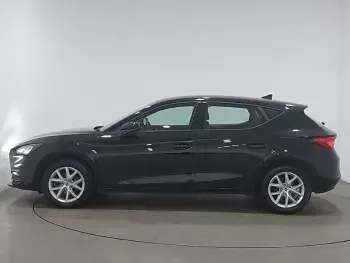 Käytetty Seat Leon SE 115 HP (84 kW) 2022 Musta Viistoperä