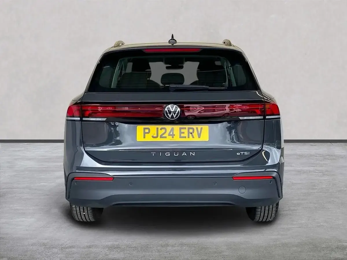 Used VW Tiguan S 130 HP (95 kW) 2024 Grey SUV
