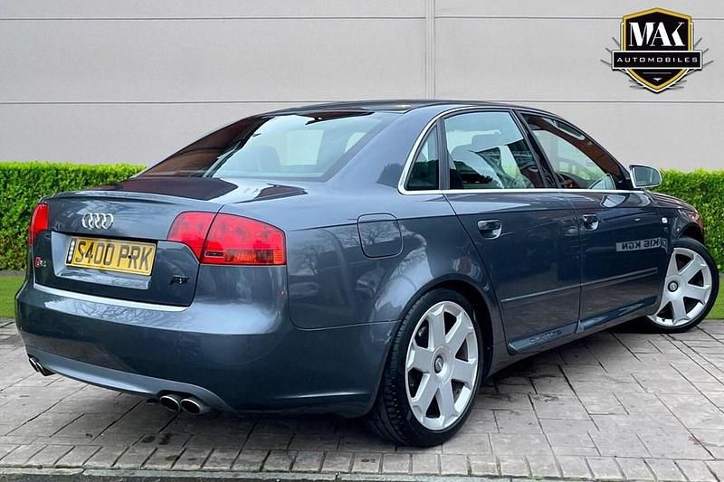 Usado Audi S4 344 HP (253 kW) 2005 Cinzento Sedan