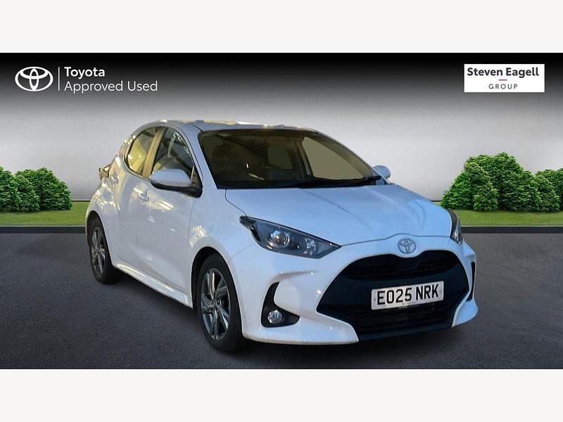 Used Toyota Yaris Hybrid 2025 White Hatchback