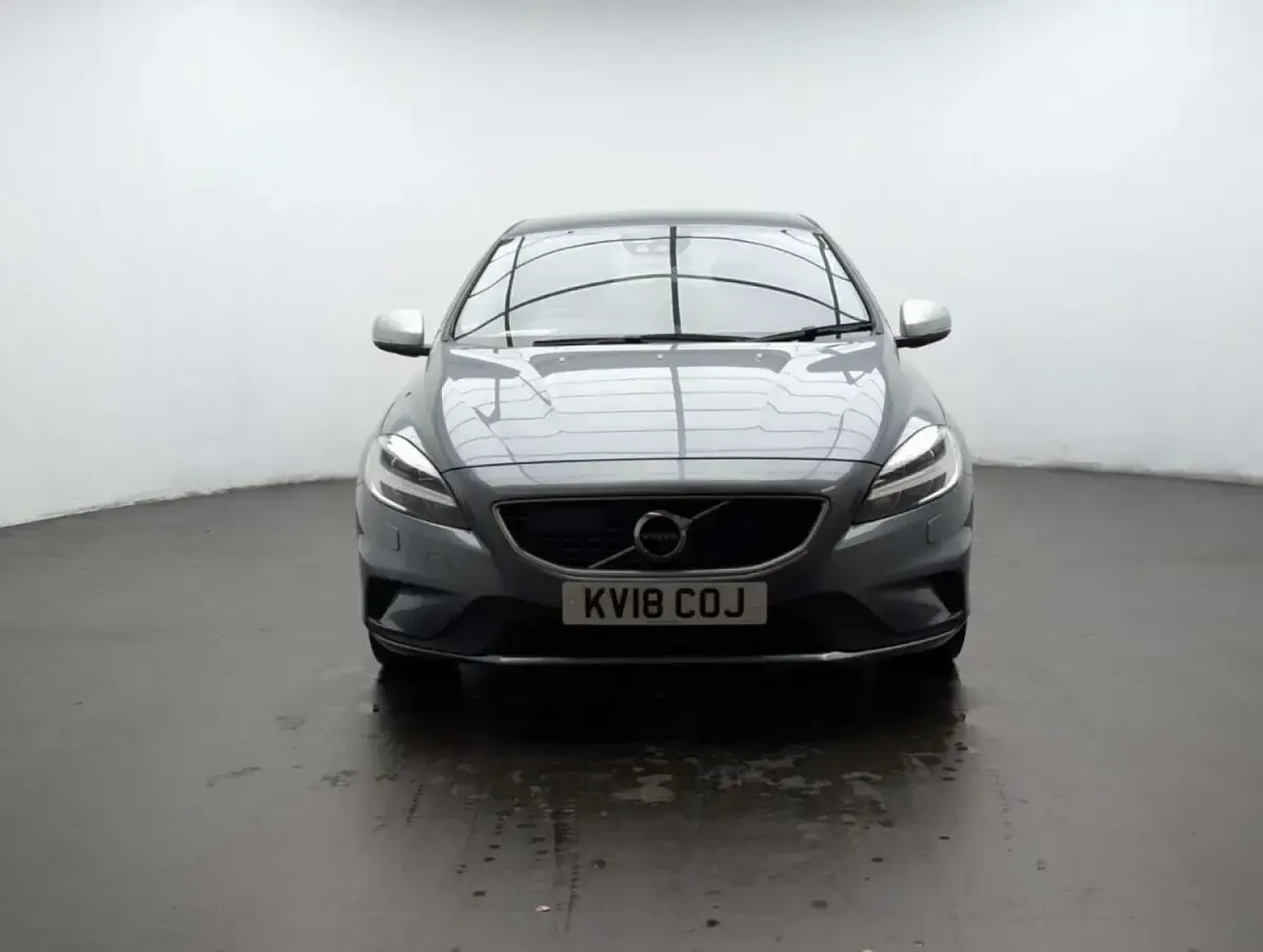 Gebraucht Volvo V40 R-Design Pro 150 PS (110 kW) 2018 Grau Kleinwagen