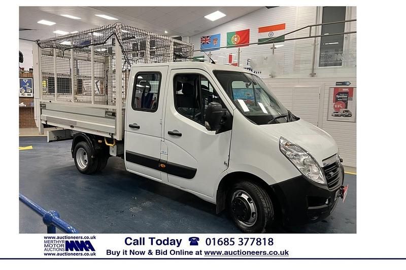 White Used 2017 Vauxhall Movano Van | £7,800 (Good price) - Image 1/4
