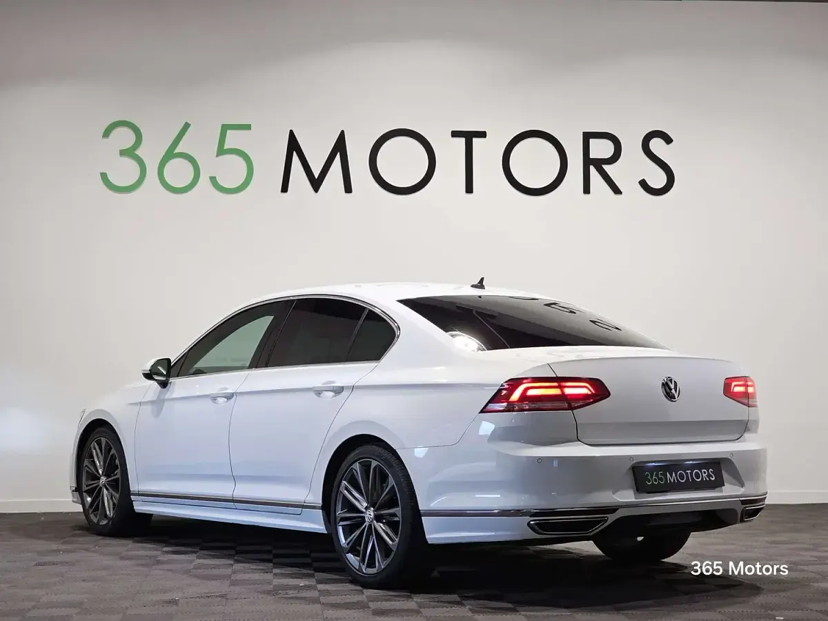 Used VW Passat R-line 150 HP (110 kW) 2015 White Sedan