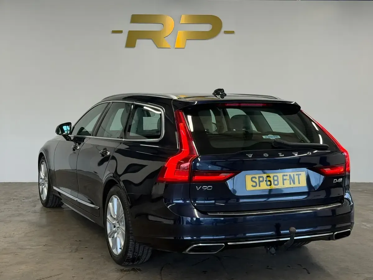 Used Volvo V90 Inscription 2018 Blue Estate