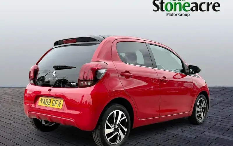 Used Peugeot 108 Allure 72 HP (52 kW) 2020 Red Hatchback