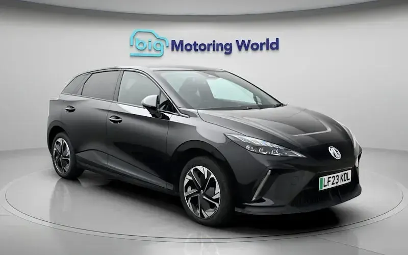 Begagnad MG MG4 EV Trophy 150 kW (204 HK) 2025 Halvkombi