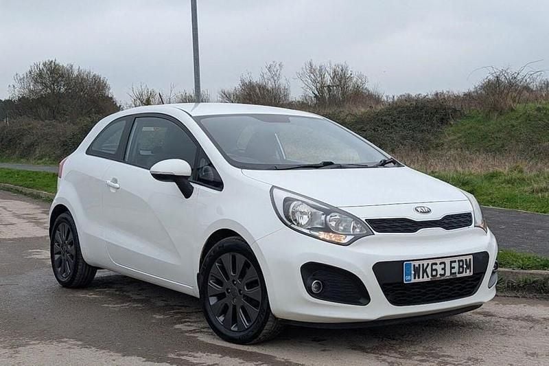 White Used 2013 Kia Rio Hatchback | £4,500 (Fair price) - Image 1/1