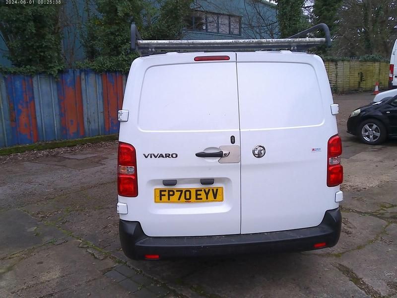 Used Vauxhall Vivaro Edition 120 HP (88 kW) 2020 White MPV