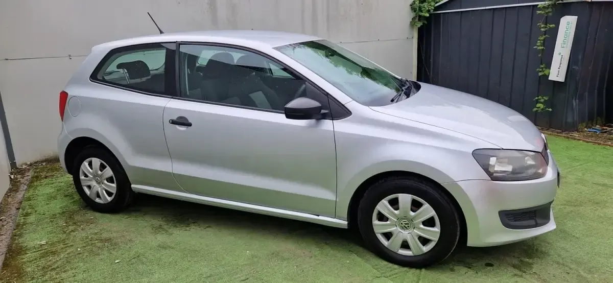 Usado VW Polo S 2013 Prateado Citadino
