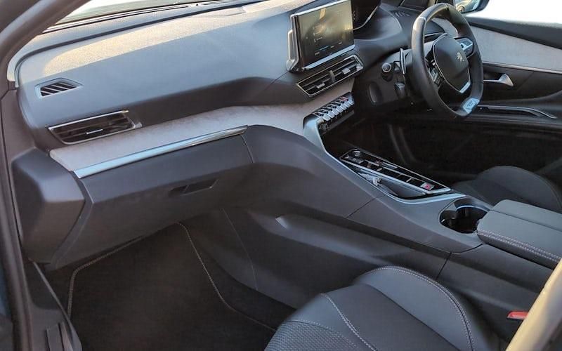 Used Peugeot 5008 GT 131 HP (96 kW) 2024 Blue SUV