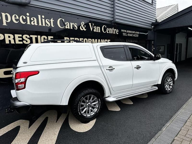 Used Mitsubishi L200 181 HP (133 kW) 2018 White Pickup