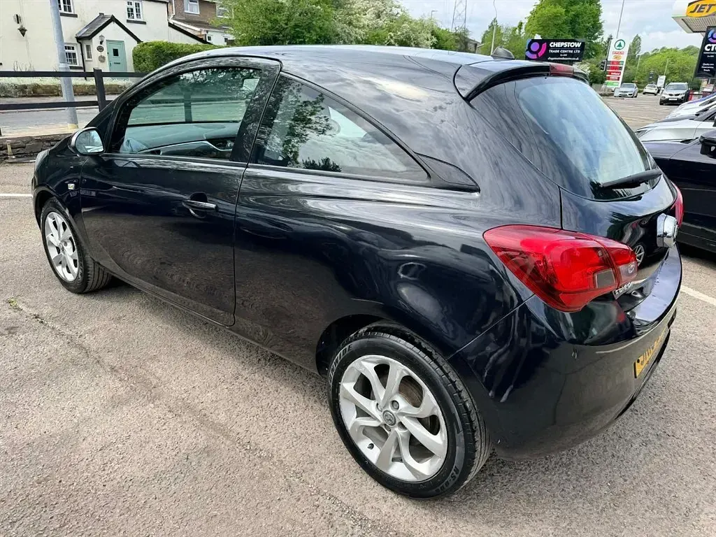 Usado Vauxhall Corsa Excite 70 HP (51 kW) 2015 Preto Citadino