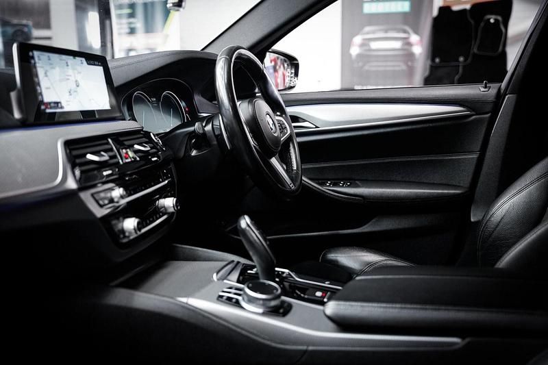 Used BMW 520 M Sport 2018 White Estate