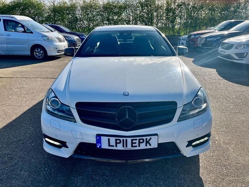 Used Mercedes C180 AMG 156 HP (114 kW) 2011 White Coupe