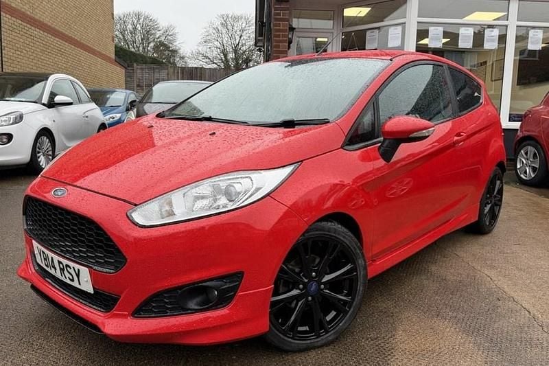 Red Used 2014 Ford Fiesta Zetec Hatchback | £3,995 (Fair price) - Image 1/1
