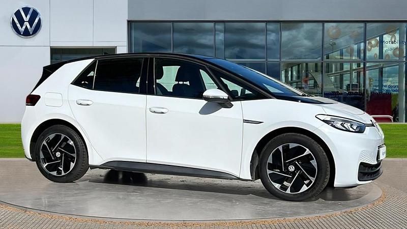 Used VW ID.3 Pro Performance 150 kW (204 HP) 2021 Glacier white metallic black Hatchback