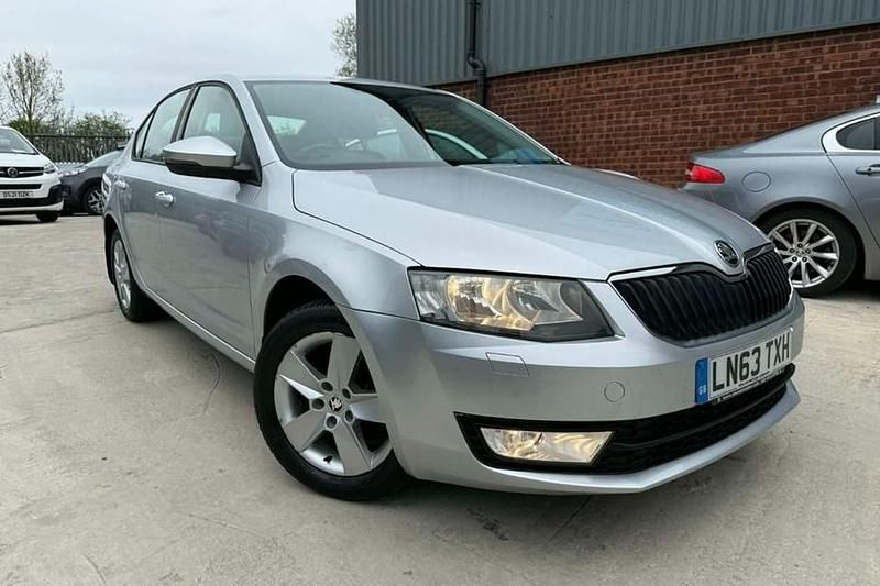 Used Skoda Octavia SE 105 HP (77 kW) 2013 Silver Hatchback