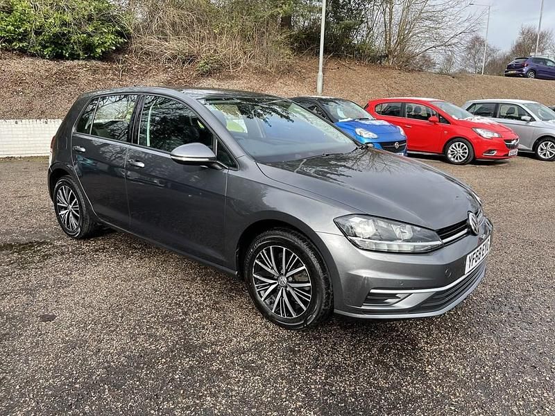 Begagnad VW Golf VII SE 2018 Grå Halvkombi