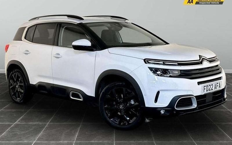 White Used 2022 Citroën C5 PureTech Hatchback | £16,995 (Good price) - Image 1/2