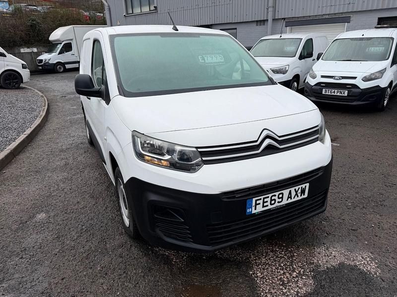 Used Citroën Berlingo 75 HP (55 kW) 2019 White MPV
