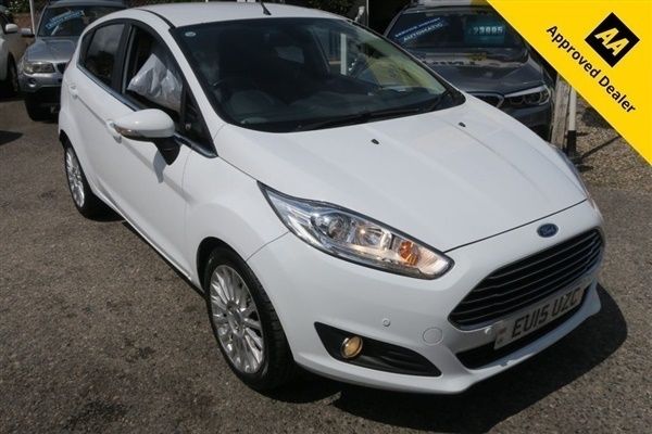 White Used 2015 Ford Fiesta Titanium Hatchback | £4,995 (Fair price) - Image 1/1