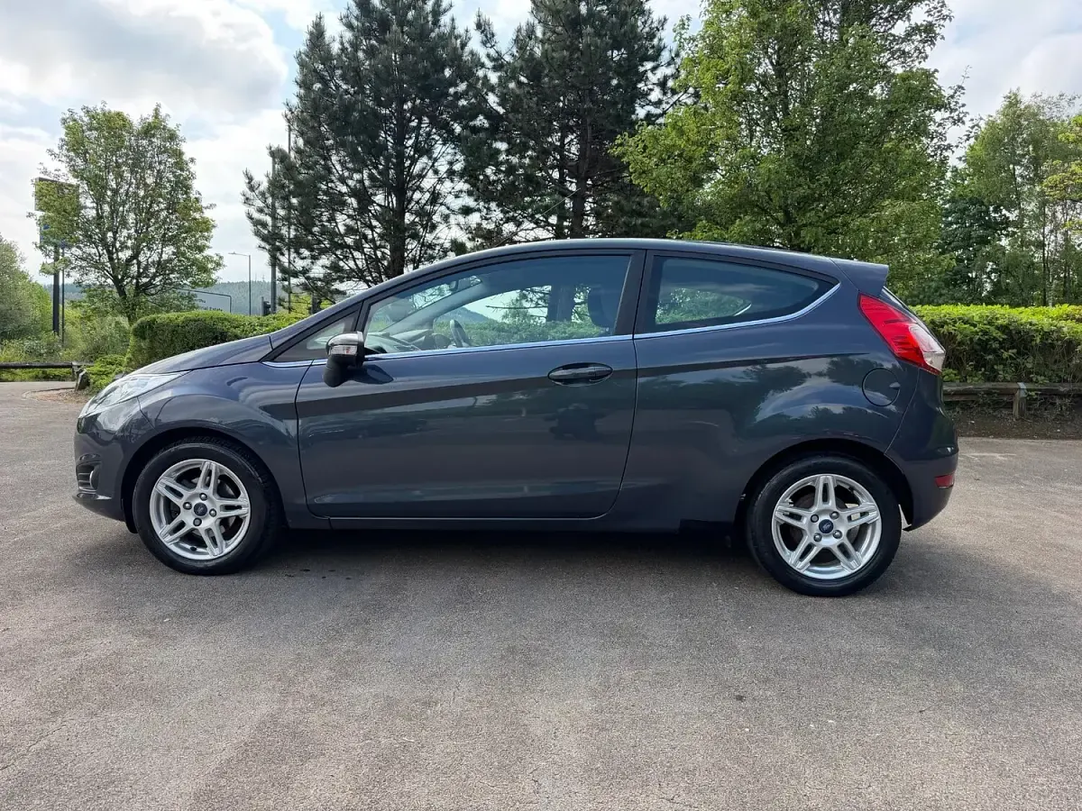 Used Ford Fiesta Zetec 82 HP (60 kW) 2013 Grey Hatchback