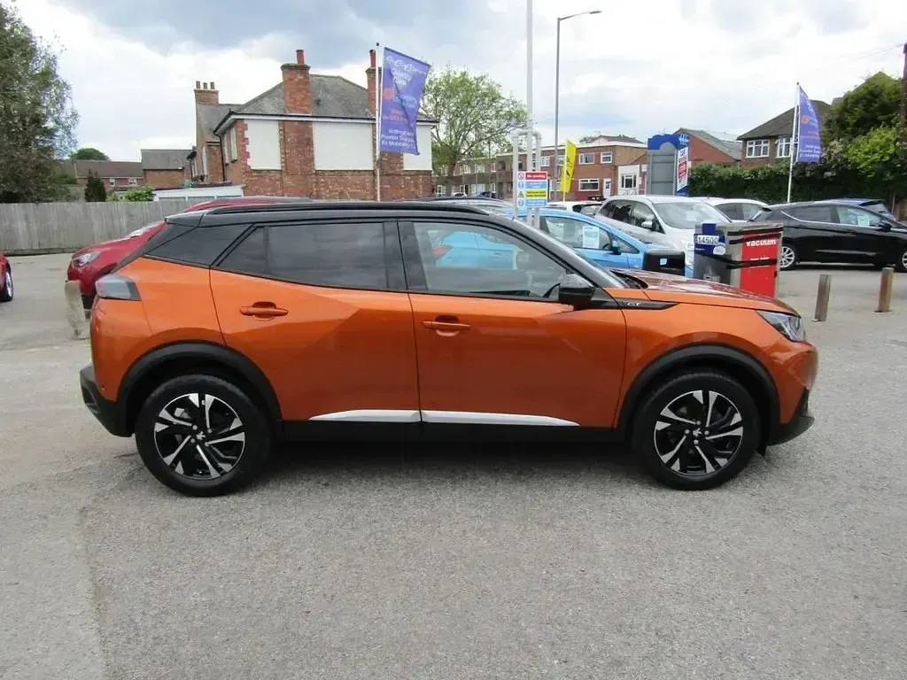 Second-hand Peugeot 2008 GTi 2022 Portocaliu SUV