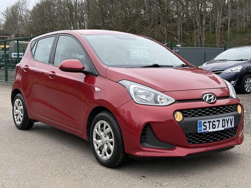 Used Hyundai i10 SE 87 HP (63 kW) 2017 Red Hatchback
