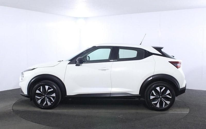 Używany Nissan Juke Acenta 114 KM (83 kW) 2022 Biały SUV