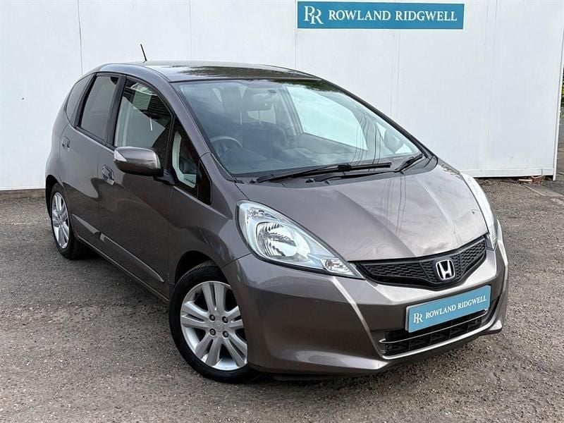 Used Honda Jazz ES 2014 Brown Hatchback