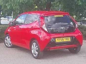 Used Toyota Aygo X-play 72 HP (52 kW) 2018 Red Hatchback