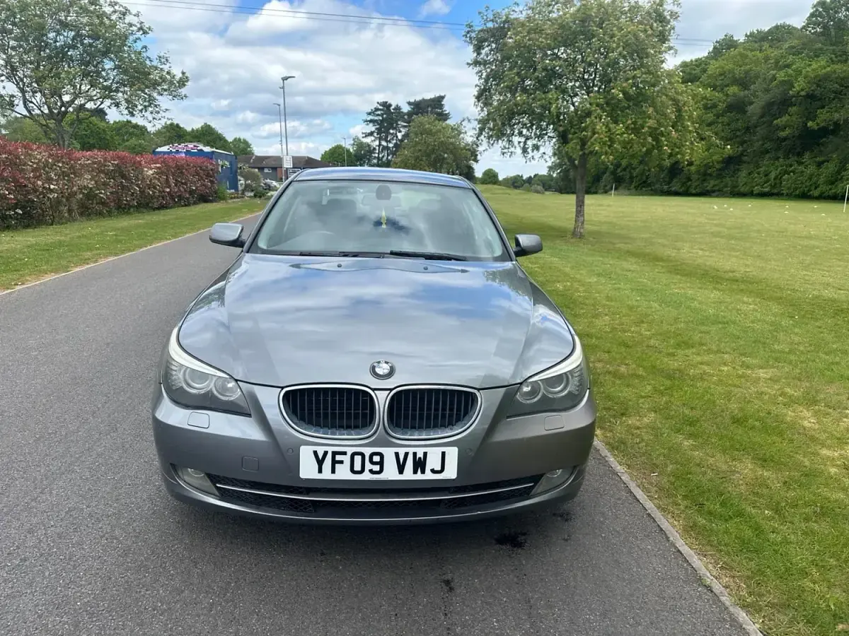 Używany BMW 520 177 KM (130 kW) 2009 Szary Sedan/Limuzyna