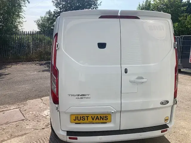 Used Ford Transit Custom Limited 130 HP (95 kW) 2023 White Van