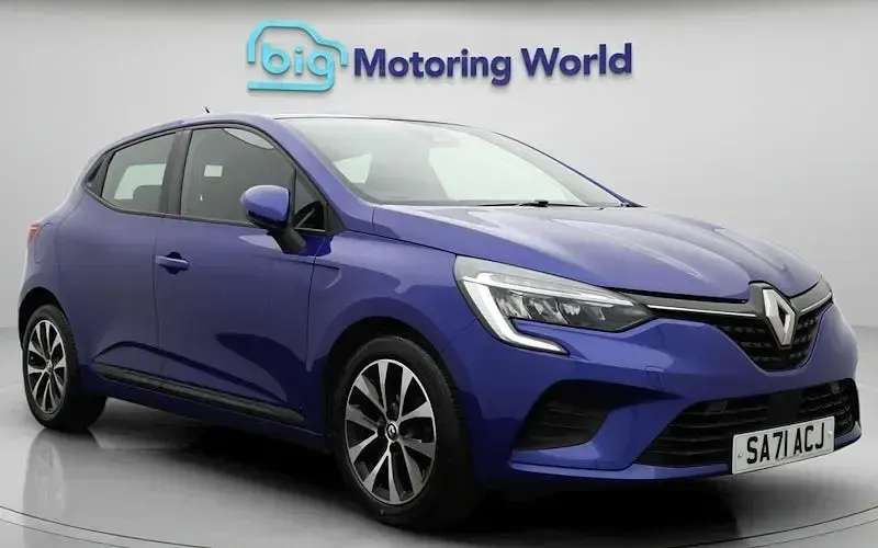 Used Renault Clio Iconic 90 HP (66 kW) 2022 Hatchback