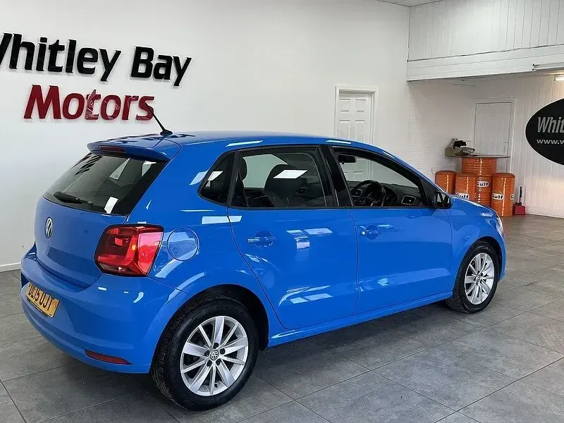 Used VW Polo SE 90 HP (66 kW) 2015 Blue Hatchback