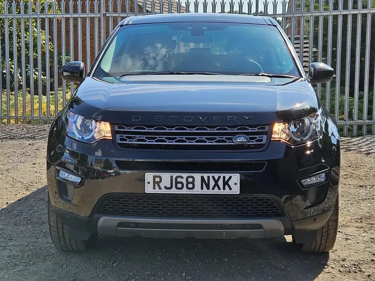 Used Land Rover Discovery Sport SE 180 HP (132 kW) 2018 Black SUV