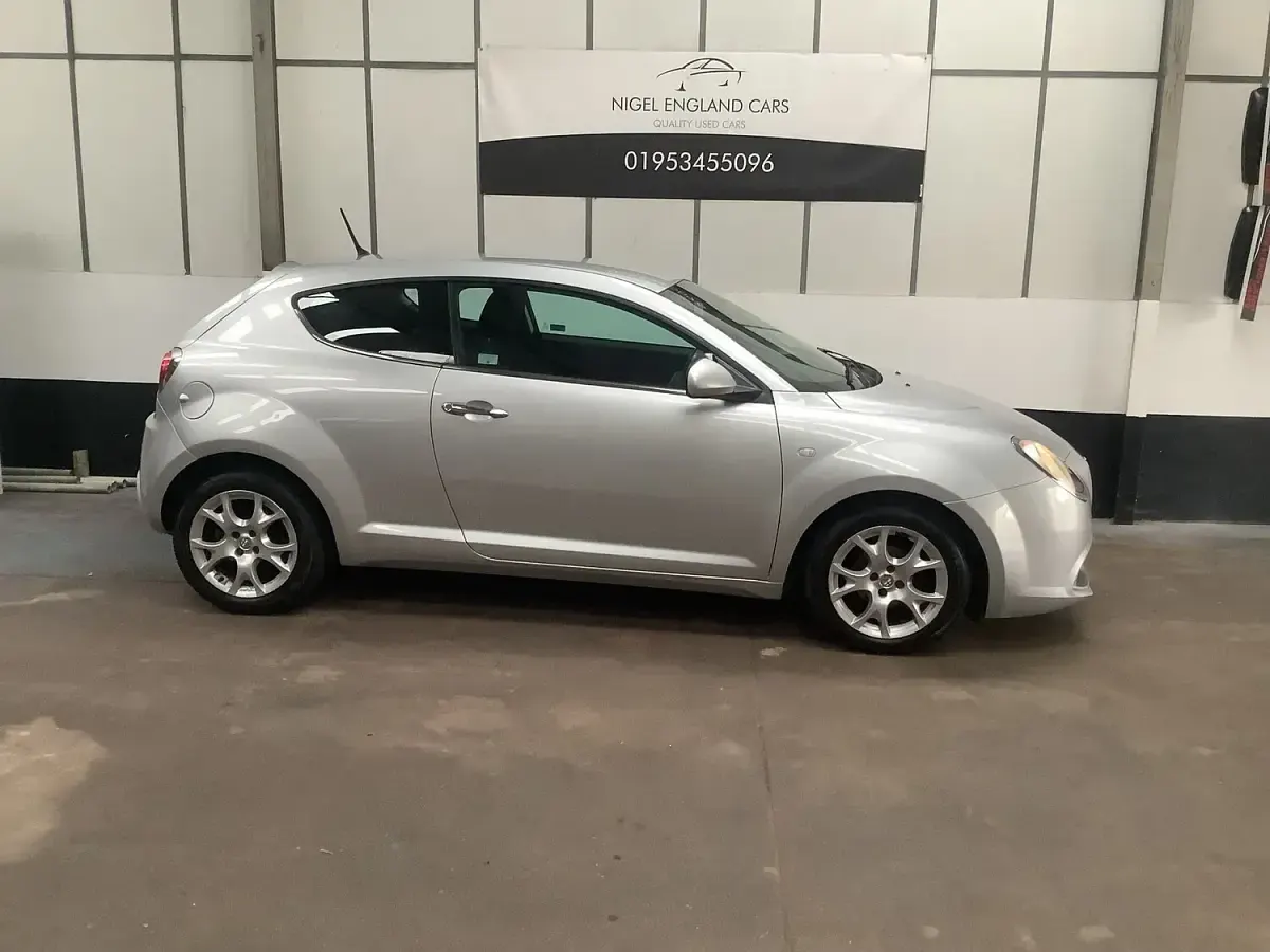 Used Alfa Romeo MiTo Lusso 2011 Silver Hatchback