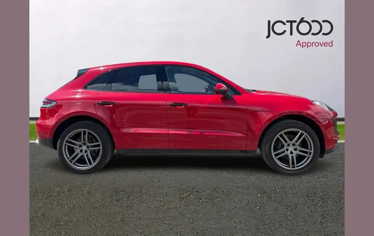 Used Porsche Macan 241 HP (177 kW) 2019 Red SUV