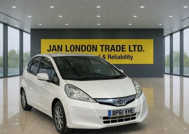 White Used 2025 Honda Fit Hybrid Hatchback | £4,250 (Super price) - Image 1/4