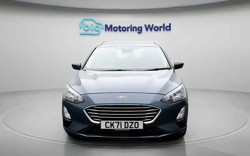 Usado Ford Focus Zetec 125 HP (91 kW) 2021 Azul Carrinha