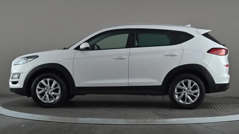 Used Hyundai Tucson SE 132 HP (97 kW) 2018 White SUV
