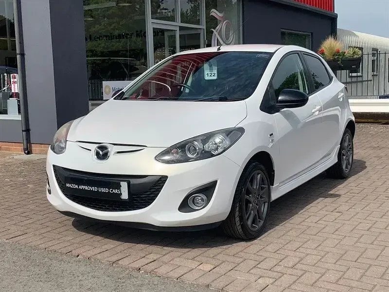 Used Mazda 2 Edition 84 HP (61 kW) 2014 White Hatchback